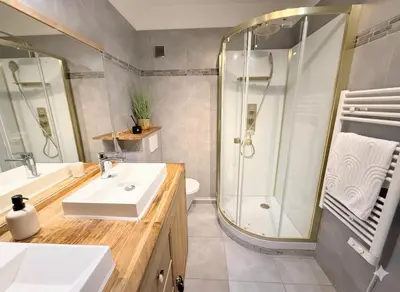 Salle de bains dans l'établissement Appartement terrasse Croisette