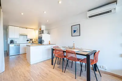 Cuisine ou kitchenette dans l'établissement 3 pièces proche parc naturel et mer, parking, climatisation