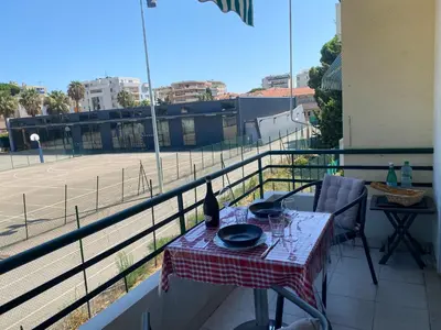 Balcon ou terrasse dans l'établissement Charming apartment in the centre of Cannes