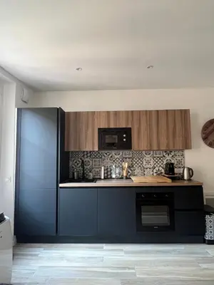 Cuisine ou kitchenette dans l'établissement Au coeur du vieil Antibes