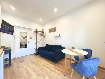 Télévision ou salle de divertissement dans l'établissement Rêve Bleu SCLS - Wifi, Centre-Ville