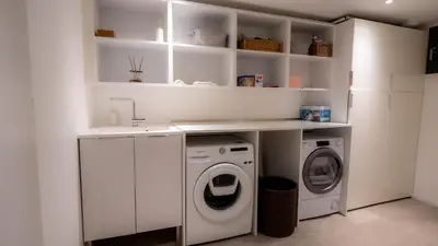Cuisine ou kitchenette dans l'établissement Villa contemporaine classée 5 étoiles avec piscine Antibes