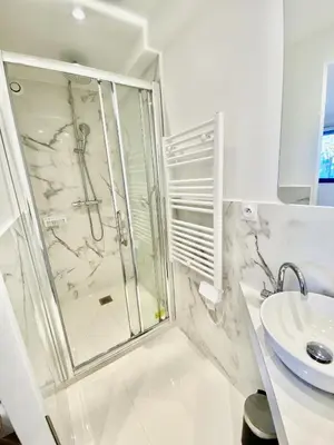 Salle de bains dans l'établissement Appartement proche mer SC MACH