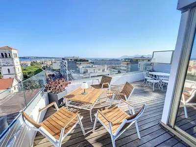 Balcon ou terrasse dans l'établissement Wow Splendide 3-4 pcs Duplex Rooftop Vue mer by Olam Properties