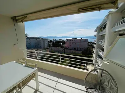 Balcon ou terrasse dans l'établissement Amazing sea view, parking, easy beach access