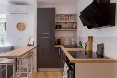 Cuisine ou kitchenette dans l'établissement Hakuna Matata Cannes - clim, plages, Palais