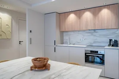 Cuisine ou kitchenette dans l'établissement Beautiful 3 bedroom fully renovated