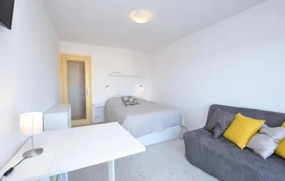 Coin salon dans l'établissement Nice Apartment In Cannes With Wifi