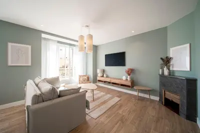 Télévision ou salle de divertissement dans l'établissement REF 1943 - Cannes Centre - Apartment for rent