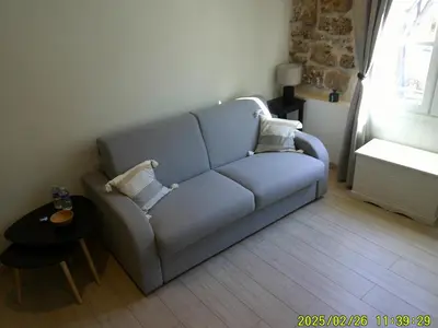 Coin salon dans l'établissement Adorable studio vieil Antibes