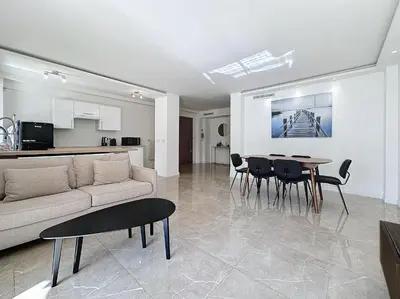 Cuisine ou kitchenette dans l'établissement INTUITION - 3 pieces - 10min Croisette