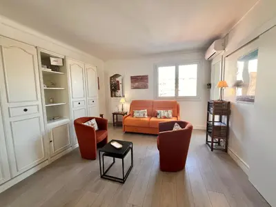 Coin salon dans l'établissement Le Petit Magellan by Welcome to Cannes