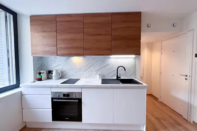 Cuisine ou kitchenette dans l'établissement MACE Appartement avec SPA dans quartier Historique Exclusif Calme Coeur d'Antibes