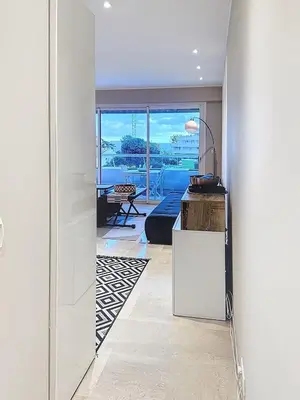 Cuisine ou kitchenette dans l'établissement 2Pièces Marina Baie des Anges