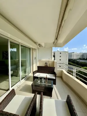 Balcon ou terrasse dans l'établissement 2 pieces proche mer GOLDEN