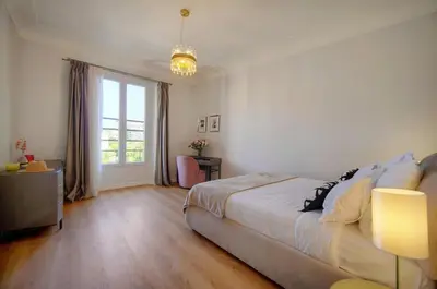 Un ou plusieurs lits dans un hébergement de l'établissement SEA PEARL Luxury apartament by the Croisette and the beach