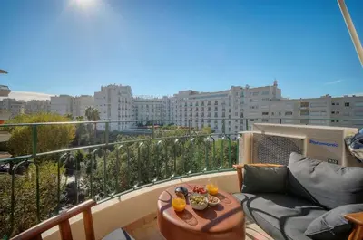 Balcon ou terrasse dans l'établissement Seabatical Apartment by the beach, 2Bed and 2Baths