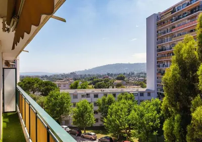 Vue générale sur la montagne ou vue sur la montagne depuis l'appartement