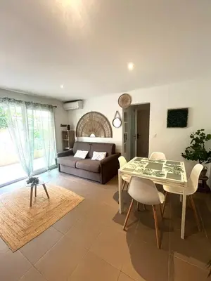 Télévision ou salle de divertissement dans l'établissement Cosy corner Paradise