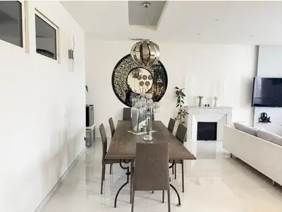Télévision ou salle de divertissement dans l'établissement Appartement Haut Standing 5 pièces Cannes centre