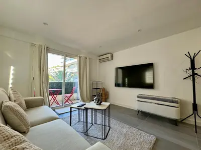 Télévision ou salle de divertissement dans l'établissement Studio de 30m2 - À 5min du centre