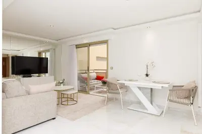 Télévision ou salle de divertissement dans l'établissement Carlton area superb 1 bedroom