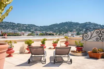 Vue générale sur la montagne ou vue sur la montagne depuis l'appartement