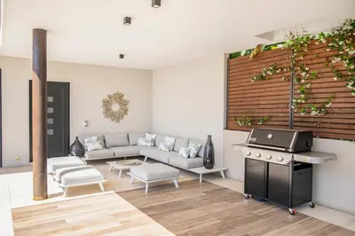 Coin salon dans l'établissement REF 2152 - Le Cannet - Sea view villa for rent