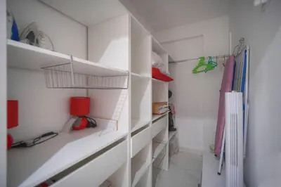 Un ou plusieurs lits dans un hébergement de l'établissement FRGK Victoria 4 Central Cannes 1BR Terrace, AC & Ultra-Fast Wi-Fi