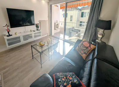 Télévision ou salle de divertissement dans l'établissement 
