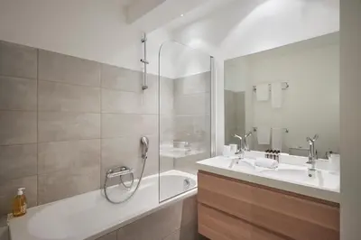 Salle de bains dans l'établissement Cannes Center, Nice 110m2, 3BR & 3BTH, Terrace