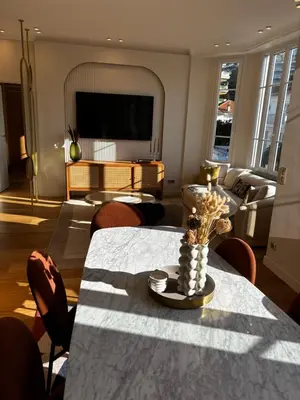 Télévision ou salle de divertissement dans l'établissement Superbe appartement Art Déco avec roof top