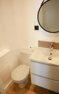 Salle de bains dans l'établissement 2P au coeur du Vieil Antibes