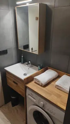 Salle de bains dans l'établissement Joli F2 en rez-de-jardin avec terrasse