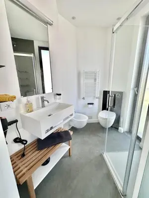 Salle de bains dans l'établissement Private Front Beach Villa with garden and garage