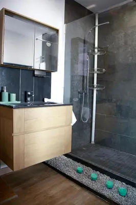 Salle de bains dans l'établissement Charmante maison Provençale