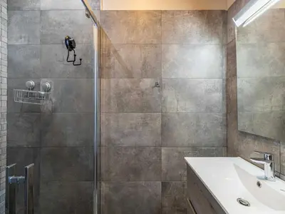 Salle de bains dans l'établissement Appt Exclusif - 4BR 8P- Parking - Croisette