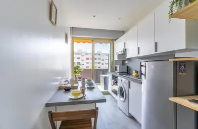 Cuisine ou kitchenette dans l'établissement Grand studio vue mer à Antibes