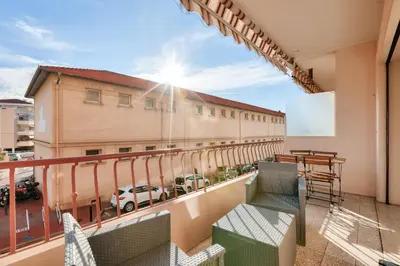 Balcon ou terrasse dans l'établissement Le Petit Fleury – Balcony, Calm in Cannes