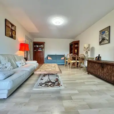 Le Lys - Apt 4 Prs - clim - piscine - parking