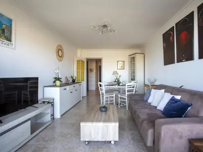 Coin salon dans l'établissement Apartment Le Cagnes Beach-4 by Interhome