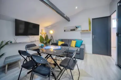 Coin salon dans l'établissement Le 8 - Cannes
