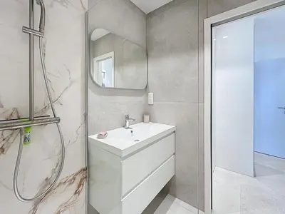 Salle de bains dans l'établissement 39m2 Croisette, terrasse, vue mer, garage