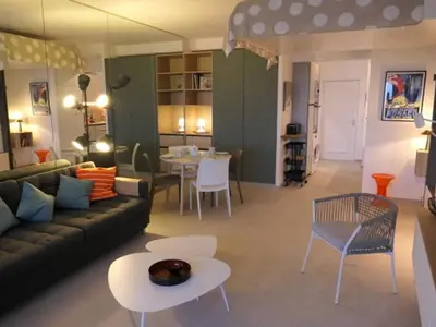 Coin salon dans l'établissement Studio vue mer climatisé, 2 à 4 pers., parking en option à Villeneuve-Loubet Plage - FR-1-252A-131
