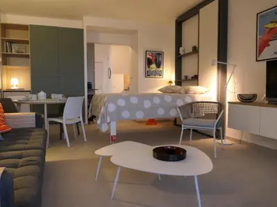 Coin salon dans l'établissement Studio vue mer climatisé, 2 à 4 pers., parking en option à Villeneuve-Loubet Plage - FR-1-252A-131
