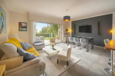Coin salon dans l'établissement FRGK 'Diane Elegance and Comfort in Antibes'