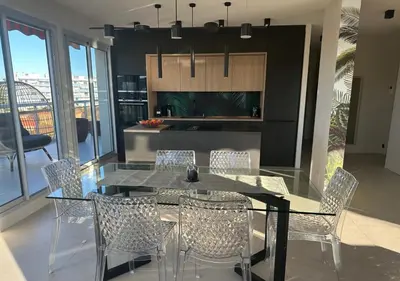 Cuisine ou kitchenette dans l'établissement TOP 2 Bedrooms 2 Baths 2 WCs Terrasse Juan Les Pins