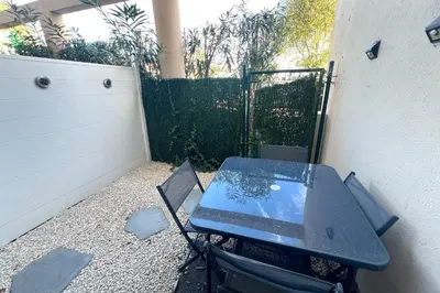 Balcon ou terrasse dans l'établissement Golfe Juan - 4 People - Swimming Pool - Parking