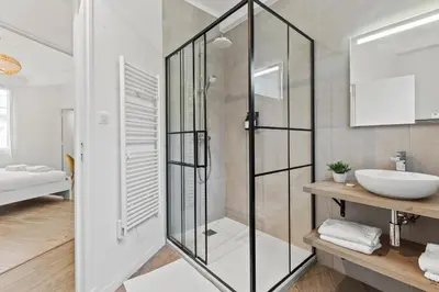 Salle de bains dans l'établissement Beautiful and Cozy 3 bedrooms in Antibes