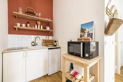 Cuisine ou kitchenette dans l'établissement 13 ANDRE1 - Hotel-Style Suite Studio 50m from Croisette